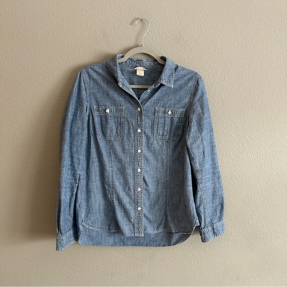 Duluth Trading Co. Light Blue Chambray Button-Down Shirt